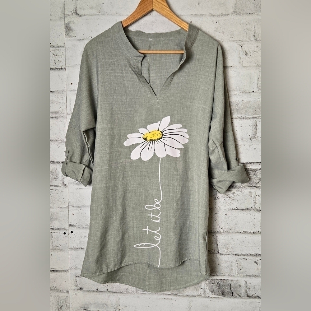 "Let It Be" Daisy Graphic Tunic Top – Relaxed Boho Style